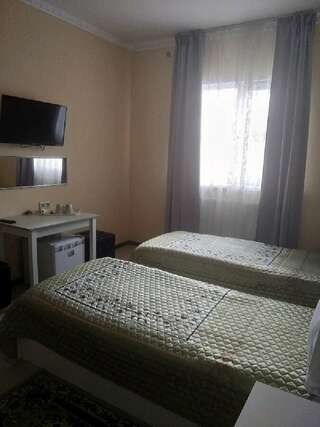 Отель Александрия-Шереметьево Химки Улучшенный двухместный номер с 2 отдельными кроватями-2